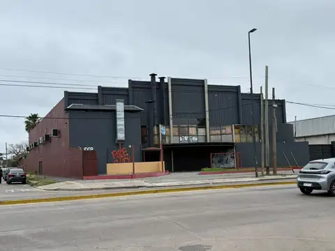 VENTA DE LOCALES COMERCILES + GRAN TERRENO - QUILMES