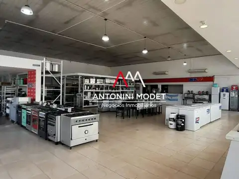 VENTA DE LOCALES COMERCILES + GRAN TERRENO - QUILMES