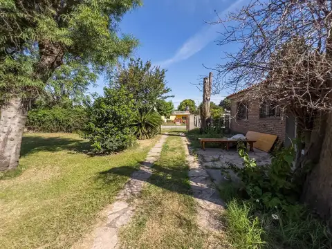 Casa en Venta con 2 cocheras