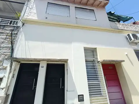 Depto Tipo Casa 2 ambientes con 1 baño