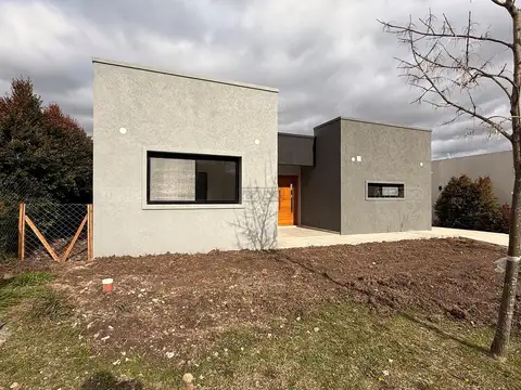 San Ramon- Pilar del Este Ruta 25 y Av Parque en Barrio San Ramón al 1100