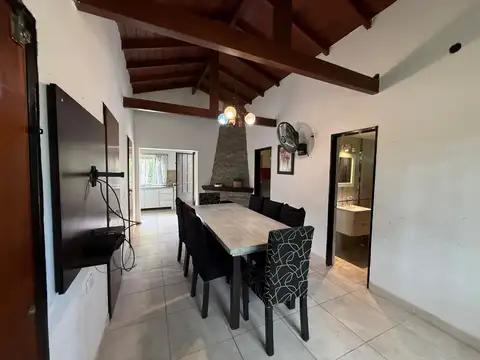 Casa 4 ambientes con 1 baño