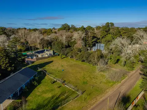 Lote en esquina del barrio Colina Alegre