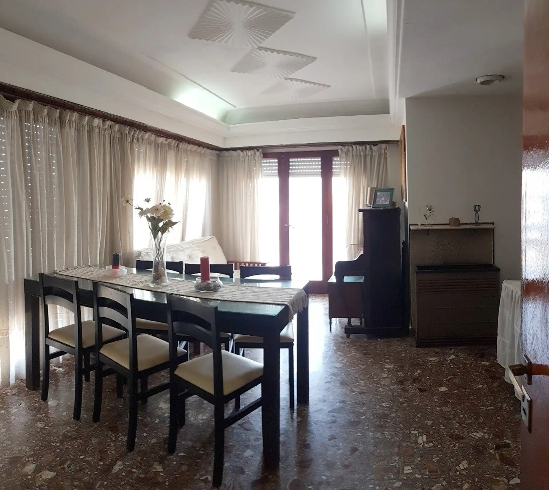 Chalet 4 amb. Planta Alta + 3 locales - José Hernández y Gaboto