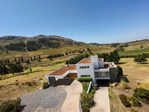 VENTA CASA DE CATEGORIA BARRIO ALTOS AIRES TANDIL