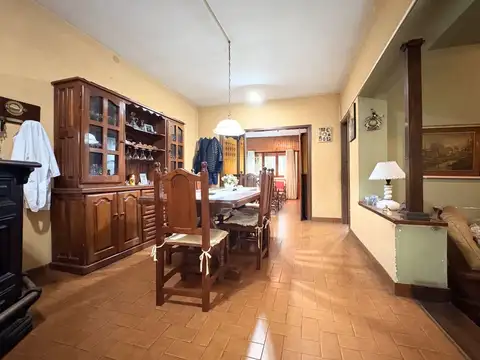 VENTA CASA 5 AMB EN VILLA URQUIZA JARDIN Y PILETA