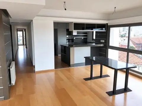 Departamento en Venta con 3 cocheras