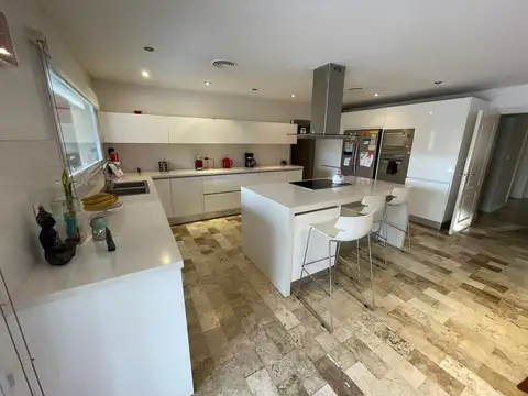 EXCELENTE CHALET EN EL NACIONAL