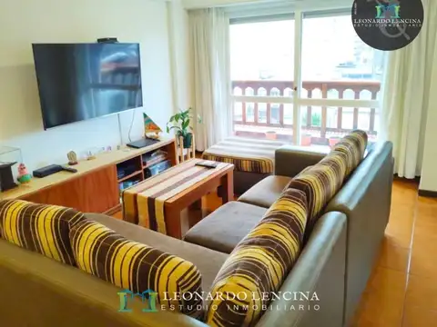 VENTA DEPARTAMENTO DE 4 AMBIENTES CON DEPENDENCIA Y COCHERA