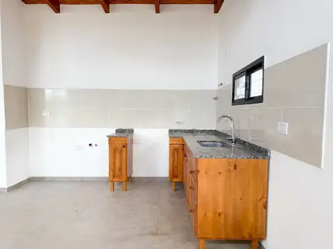Casa 3 ambientes con 1 baño
