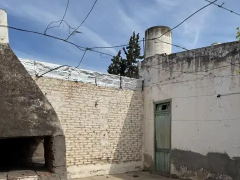 Casa en Alquiler con 1 cochera