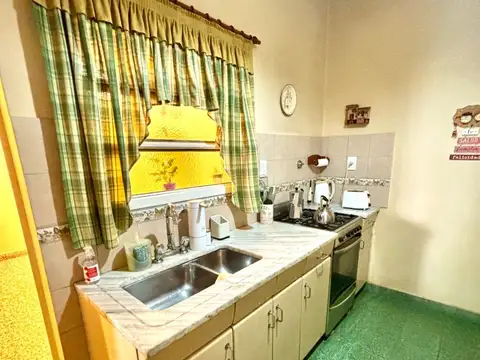 Depto Tipo Casa en Venta en Versalles, USD 169.000