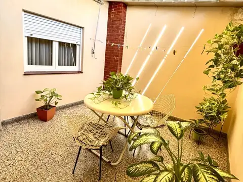 Depto Tipo Casa en Venta en Versalles, USD 160.000
