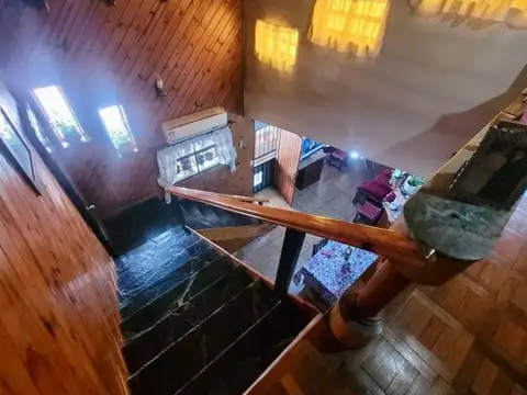 Casa con Locales en Venta en El Jaguel