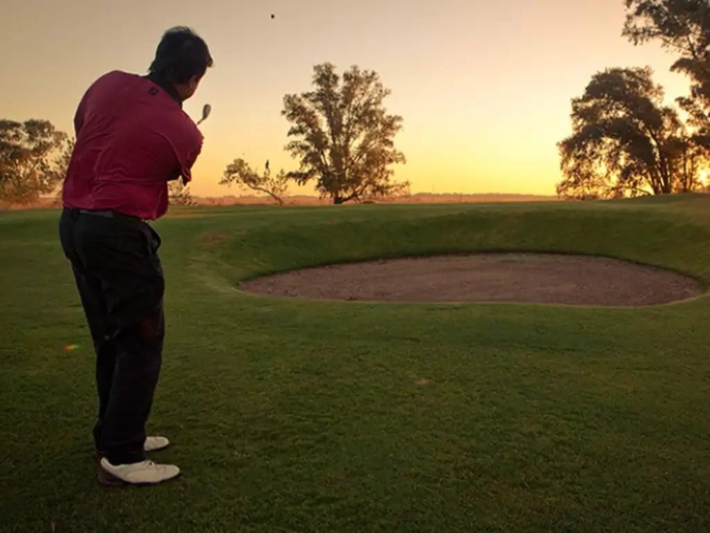 Actividades deportivas futbol, golf, tenis, polo en Area 60