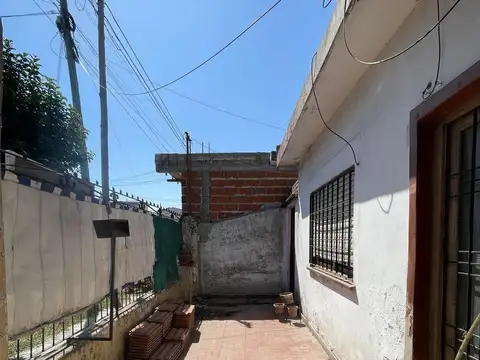 Calle 8 nº 1343 entre calle 113 y 100