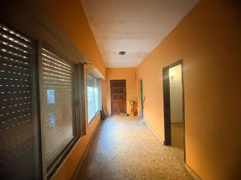 Venta casa a refaccionar!