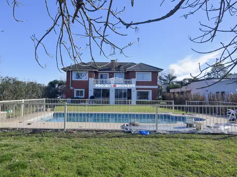 Espectacular Casa 4 ambientes en Venta en Boca Raton