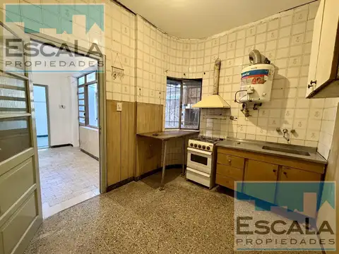 Casa 5 ambientes con 1 baño