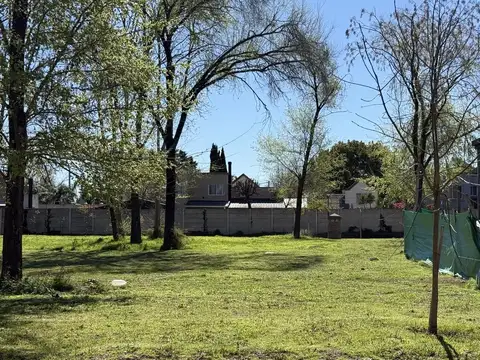 Terreno en Venta 27  mts Fondo