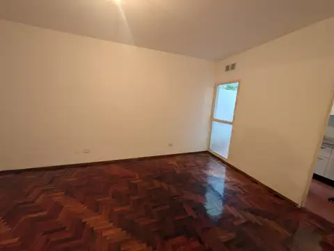 Crisólogo Larralde 2600, Piso PB