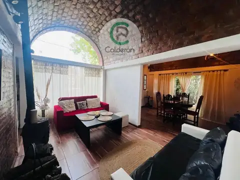 Casa 5 ambientes con 1 baño