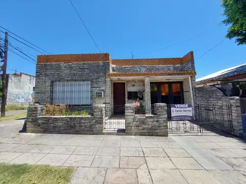 AMPLIO PH INDEPENDIENTE EN ESQUINA 