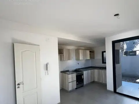 Depto Tipo Casa en Alquiler en Ituzaingó, $ 1.200.000