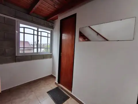 ALQUILER – DUPLEX 2 AMBIENTES C/PATIO – LA TABLADA