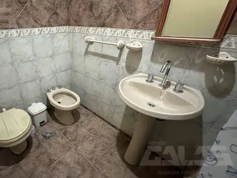 Casa 3 ambientes con 1 baño