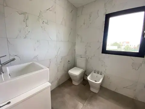 Casa en Alquiler en Haras Santa María, USD 2.000