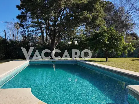 Casa en Venta con 2 cocheras