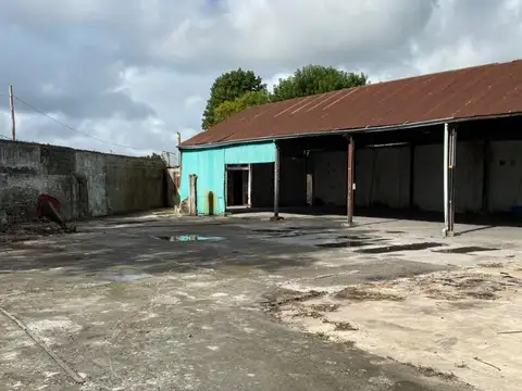 122 Y 52-GALPÓN EN VENTA