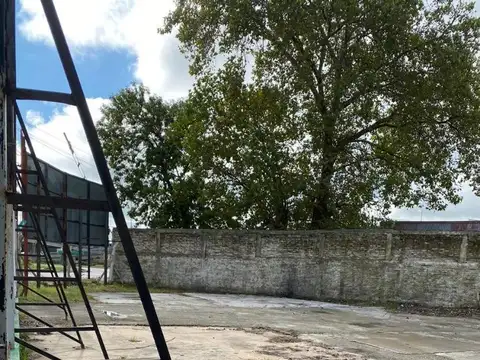 122 Y 52-GALPÓN EN