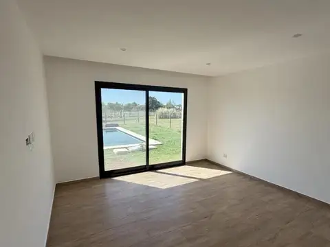Casa 4 ambientes con 3 baños
