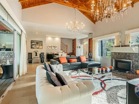 Ruta 2, Km 65, Campos de Roca 300