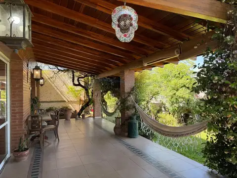 Casa 7 ambientes con 3 baños