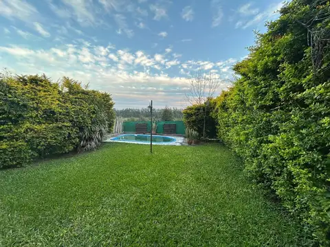 VENTA CASA 3 DORM CON PILETA COUNTRY LOMA LINDA