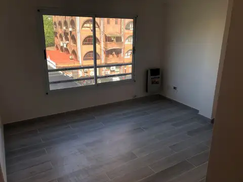 DEPARTAMENTO 2 AMBIENTES  CON BALCON - AL CONTRAFRENTE