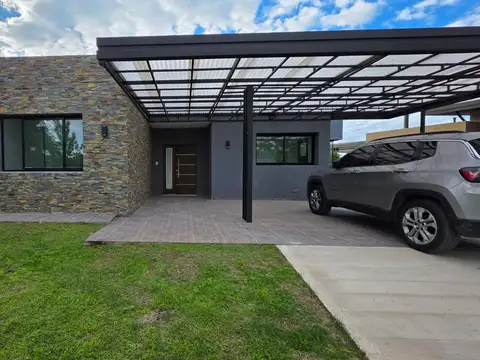 Venta Casa De 5 Ambientes -