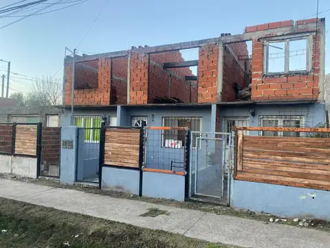 Casa Dúplex  en Venta en Maquinista F. Savio, Escobar, G.B.A. Zona Norte