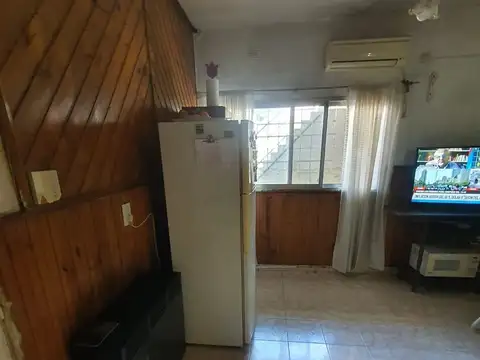 CASA EN VENTA DOS DORMITORIOS PÉREZ