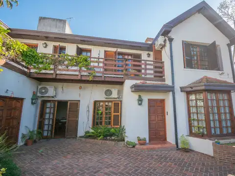 Depto Tipo Casa en Venta de 4 dormitorios