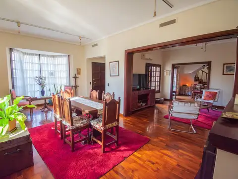 Depto Tipo Casa en Venta con 1 cocheras