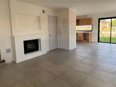 Alquiler de Casa a estrenar en Lagomar Sur!