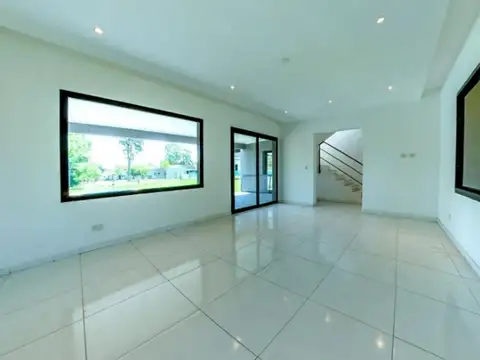 CASA 4 AMB A ESTRENAR EN ESCOBAR -Unidad de 965m2, 205m2 cub