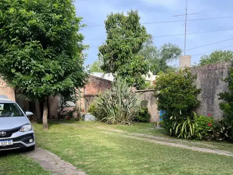 Casa 2 ambientes con 1 baño