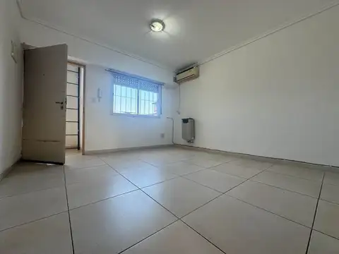 VENTA DPTO 2 AMB CASEROS CENTRO BALCÓN