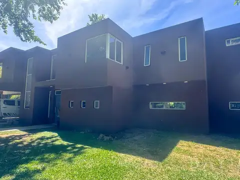 Venta casa en Sausalito, Pilar. Apto crédito