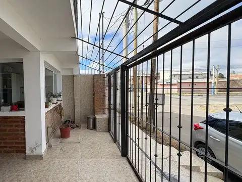 VENTA CASA 3 DORMITORIOS Comisario Gral. Juan Pirk